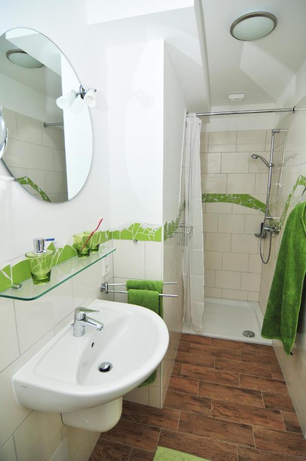 Schloms Hof Apartment Waffensen Ngoại thất bức ảnh