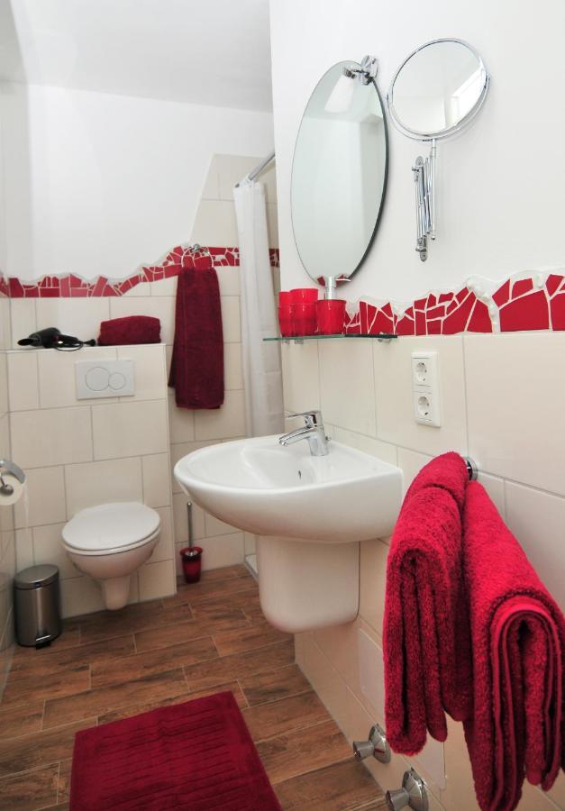 Schloms Hof Apartment Waffensen Ngoại thất bức ảnh