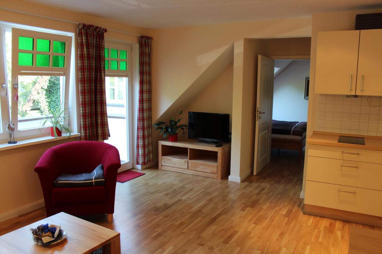 Schloms Hof Apartment Waffensen Ngoại thất bức ảnh
