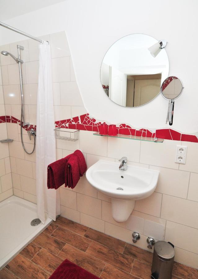 Schloms Hof Apartment Waffensen Ngoại thất bức ảnh