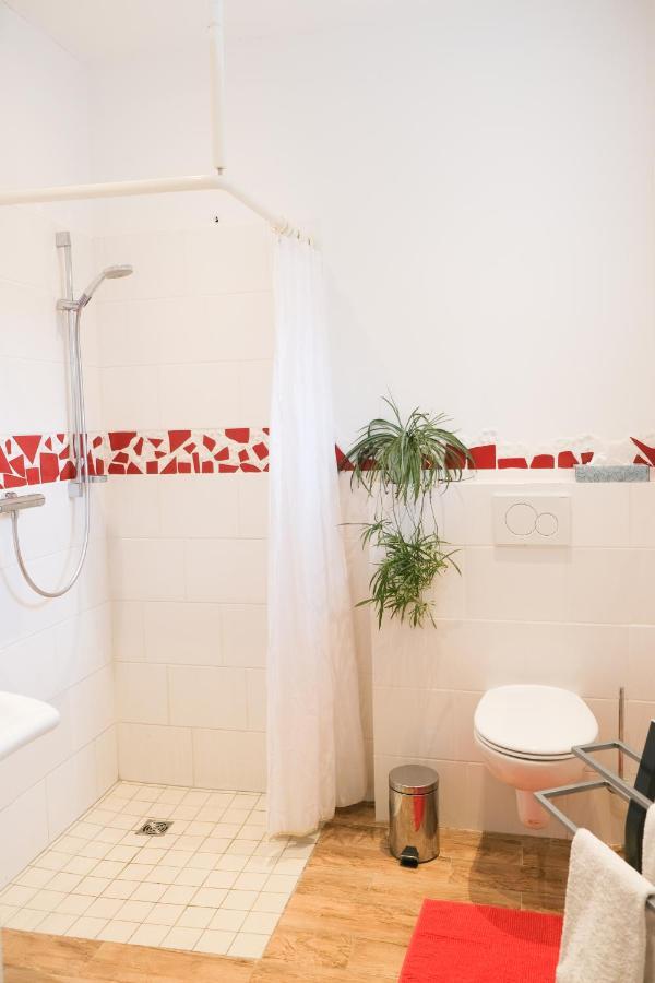 Schloms Hof Apartment Waffensen Ngoại thất bức ảnh