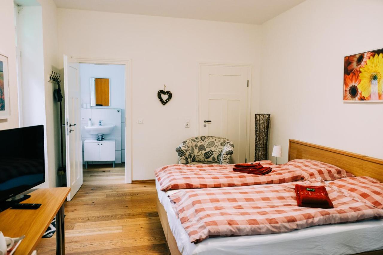 Schloms Hof Apartment Waffensen Ngoại thất bức ảnh