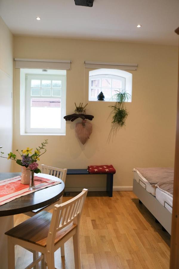 Schloms Hof Apartment Waffensen Ngoại thất bức ảnh